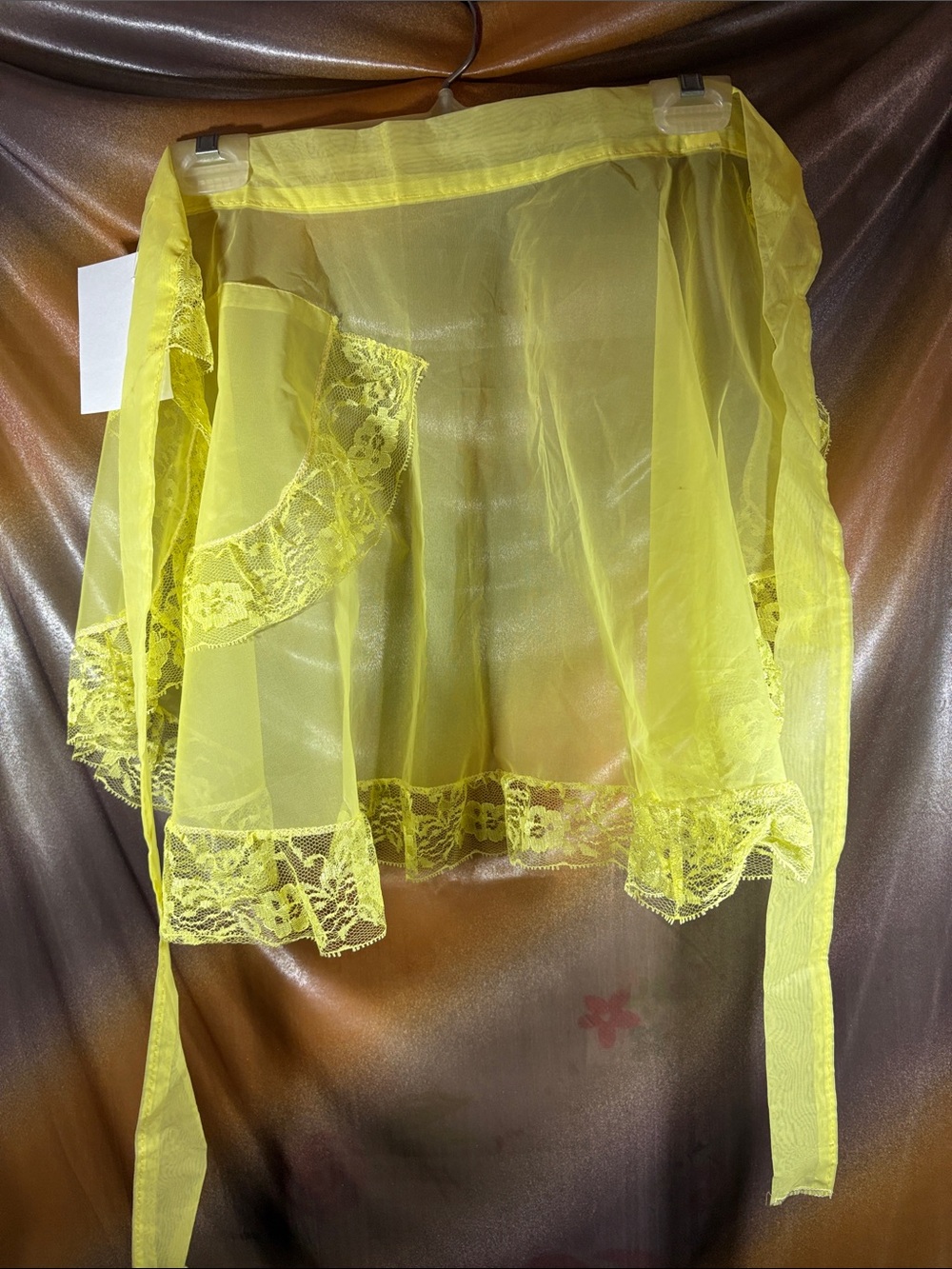 Vintage 1950’s‎ Sheer Yellow Lace apron. Y